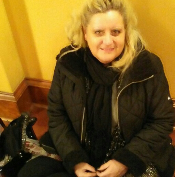 Meet your Posher, Christy - Picture 3 of 15